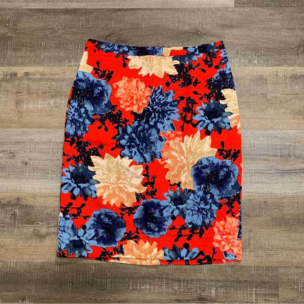 Talbots Women's Straight Pencil Skirt Red Floral Women’s Size 6